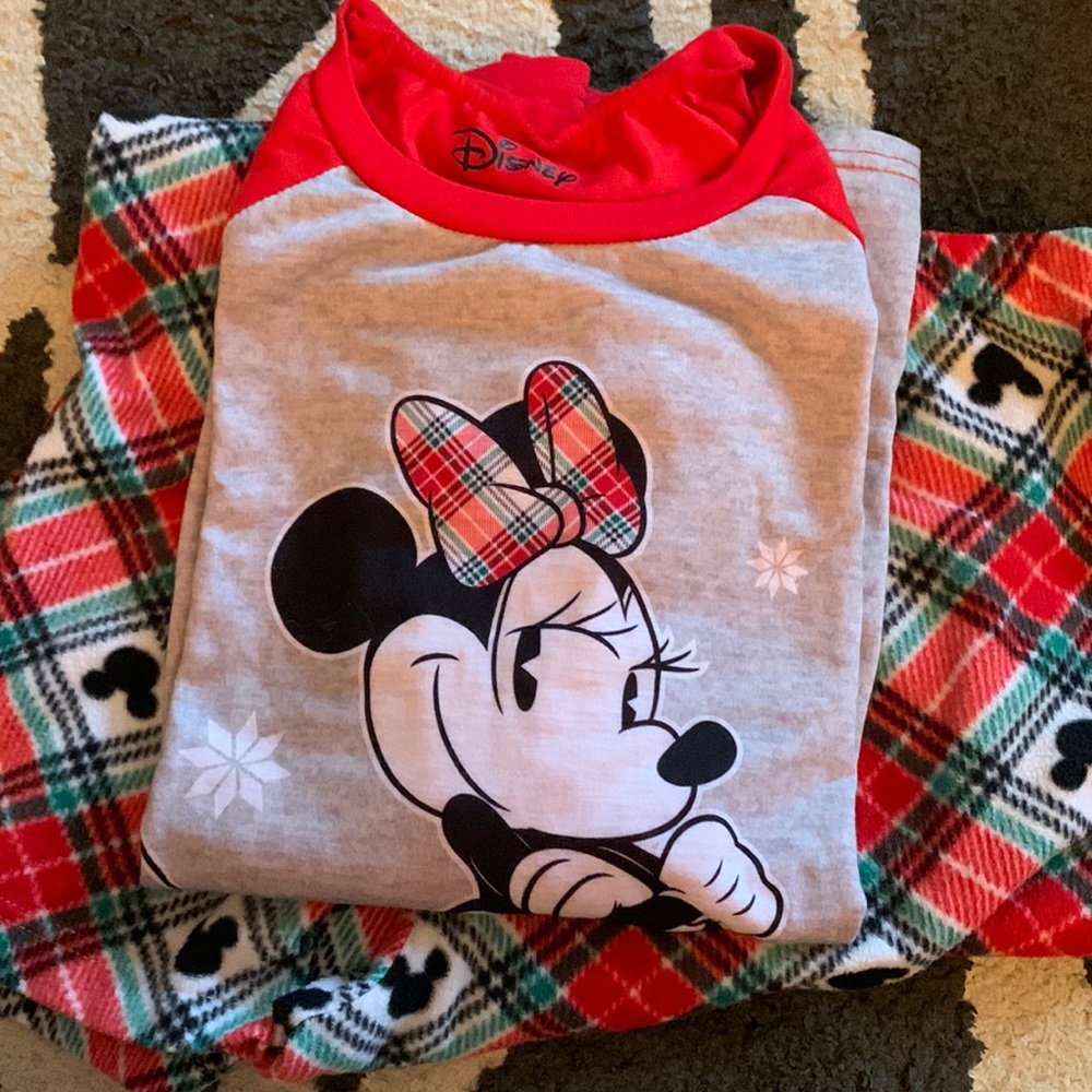 Woman’s Mini Mouse holiday PJs size L
